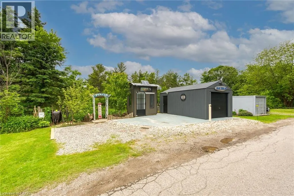 2090 LAKESHORE Road