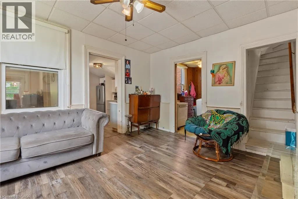 193 LOCKE Street N