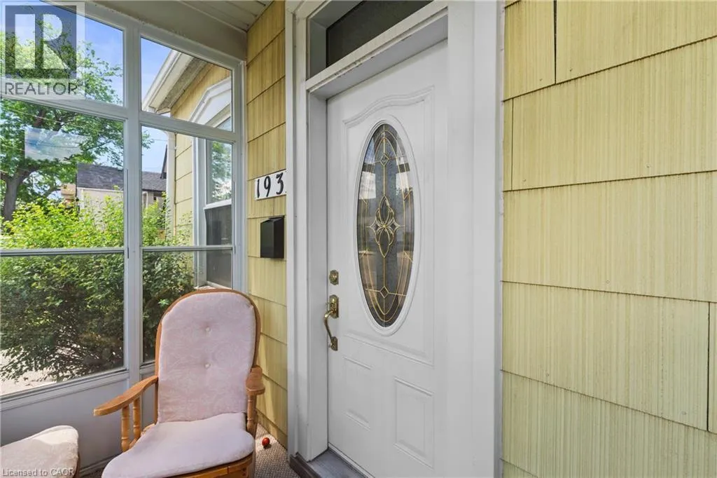 193 LOCKE Street N