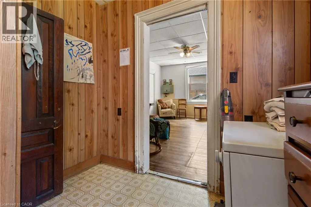 193 LOCKE Street N