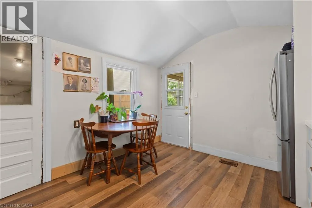 193 LOCKE Street N