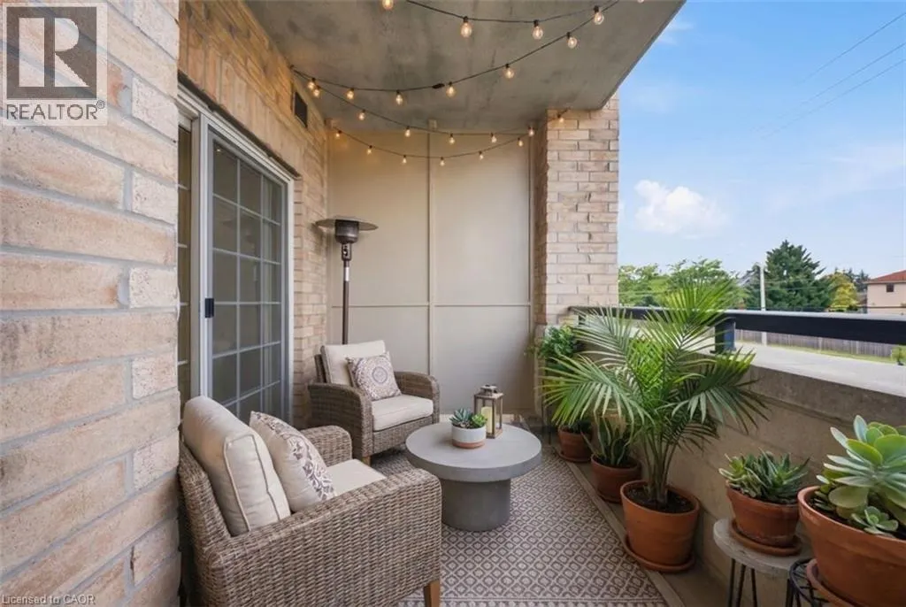 1083 GORDON Street Unit# 204 #204