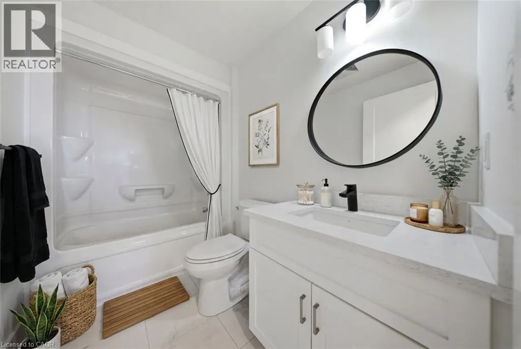 1083 GORDON Street Unit# 204 #204