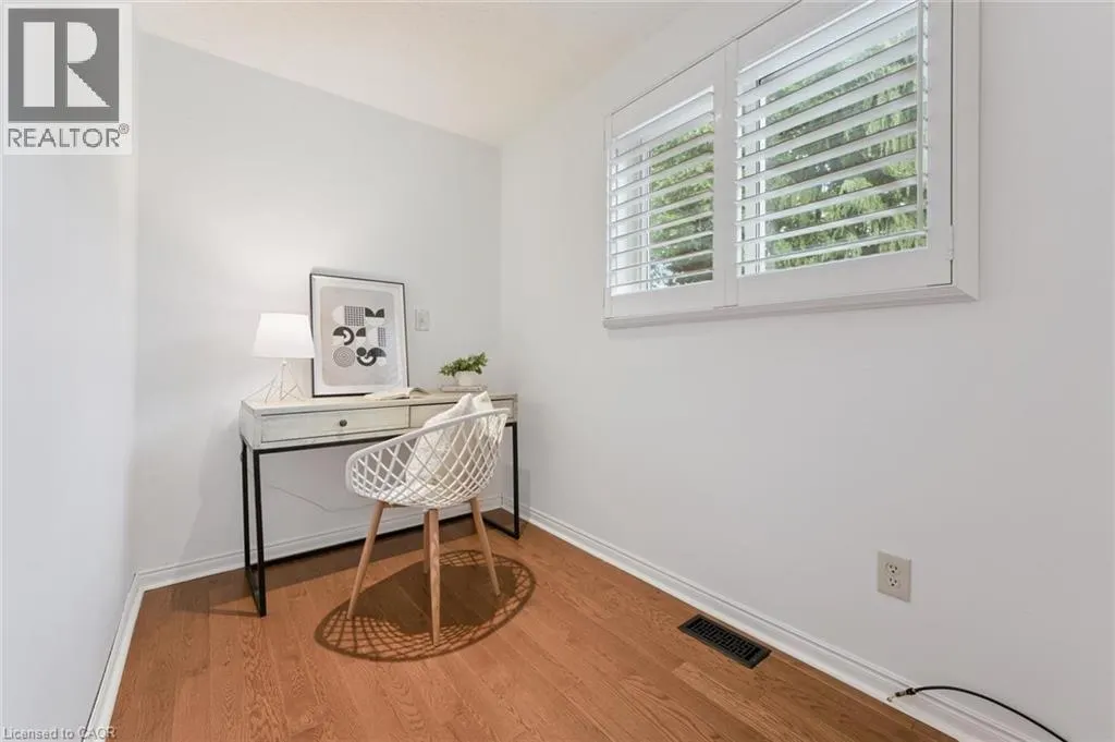 33 MACCOLL Place