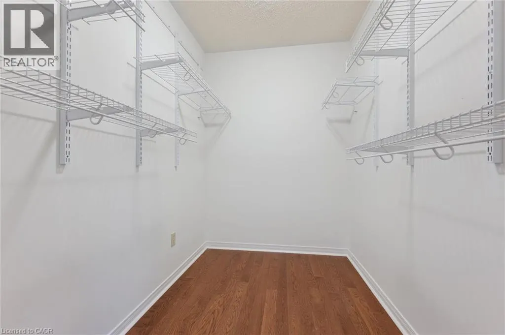 33 MACCOLL Place