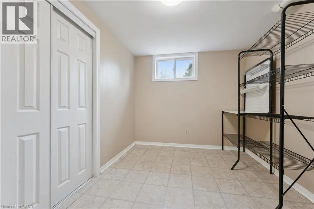 33 MACCOLL Place