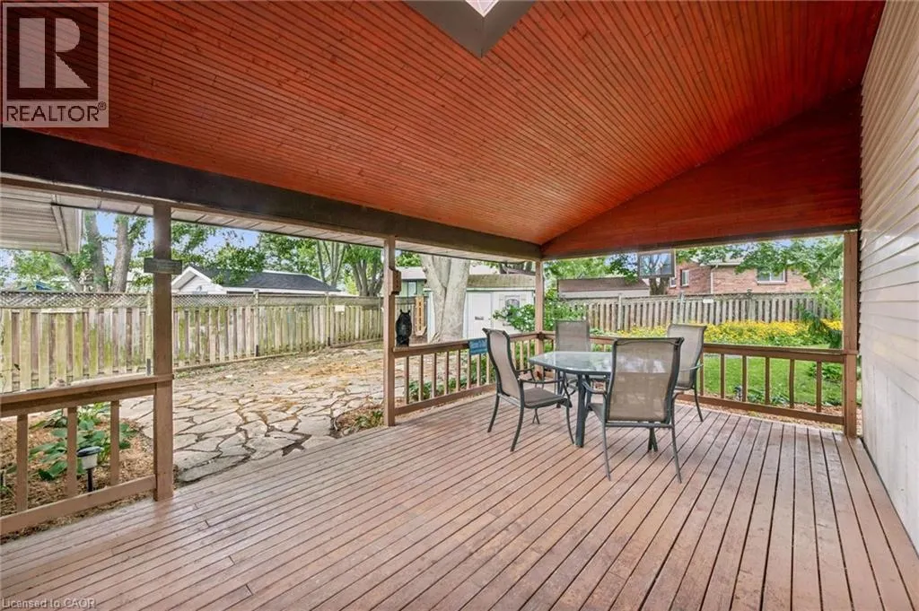 33 MACCOLL Place