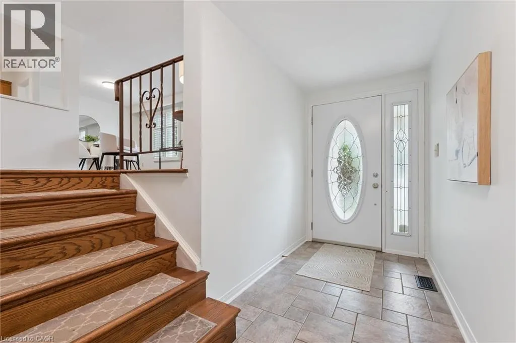 33 MACCOLL Place