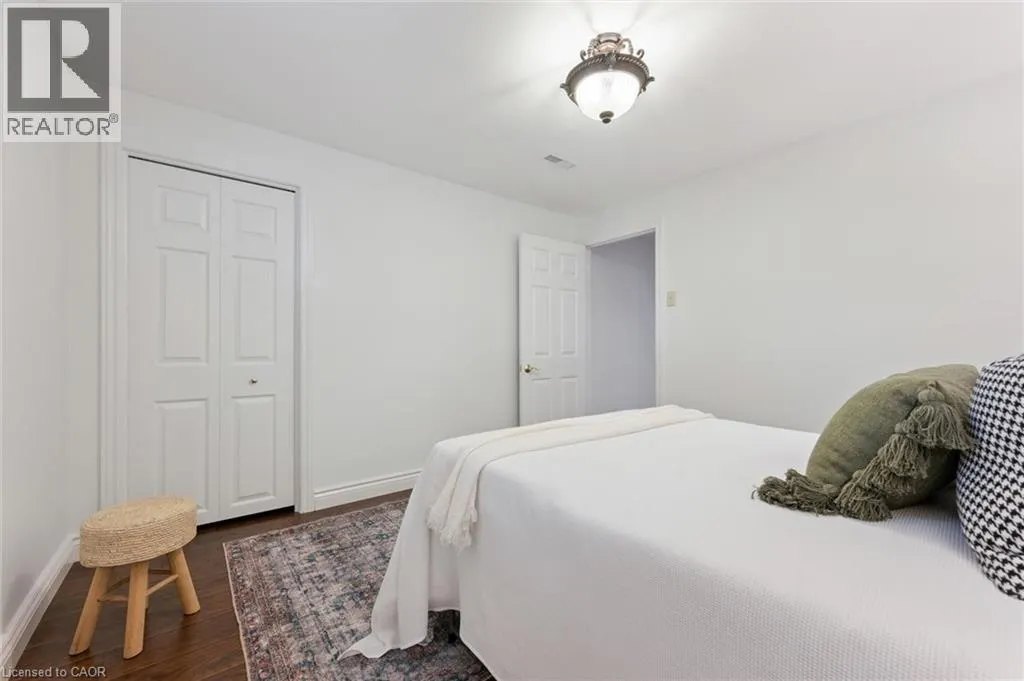 33 MACCOLL Place