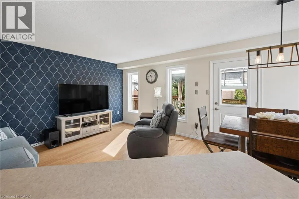 67 APPLE TREE Drive