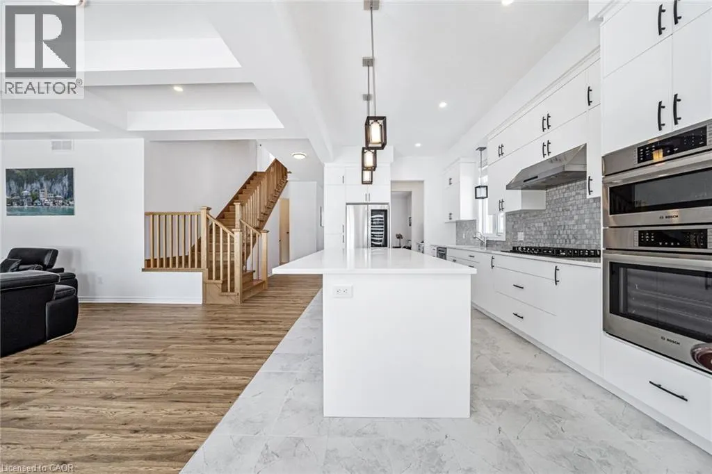 158 SAVANNAH RIDGE Drive
