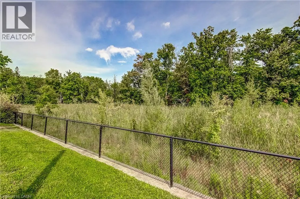 230 AVONSYDE Boulevard Unit# 3 #3
