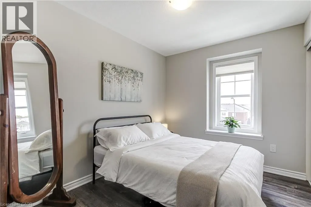 230 AVONSYDE Boulevard Unit# 3 #3