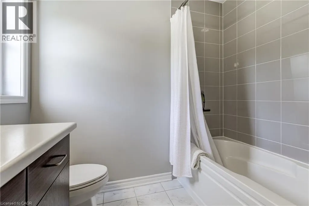230 AVONSYDE Boulevard Unit# 3 #3