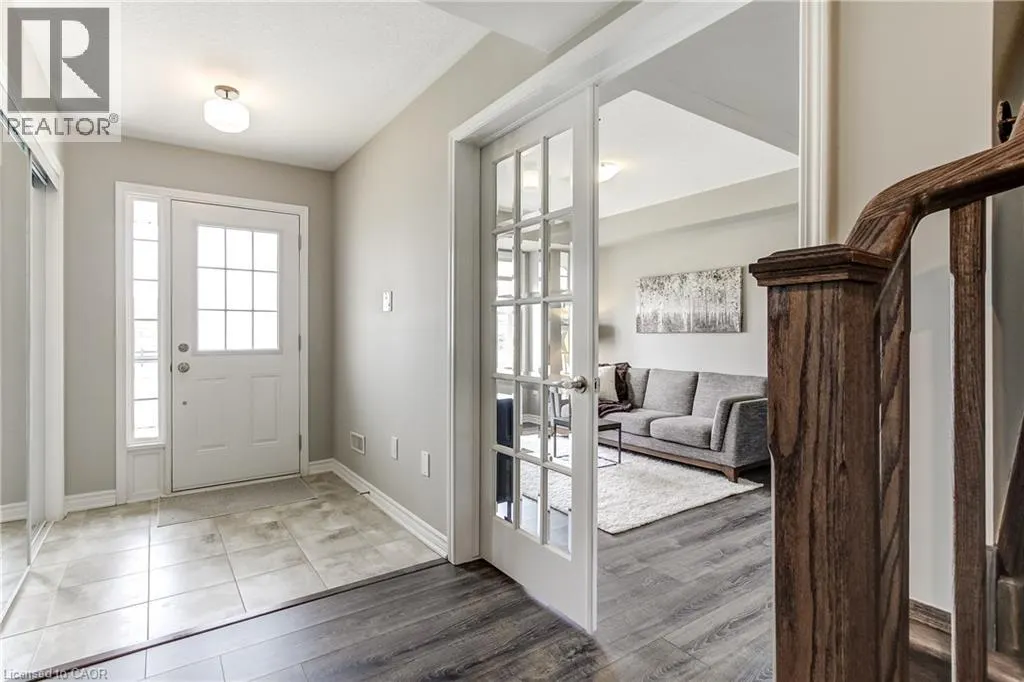 230 AVONSYDE Boulevard Unit# 3 #3