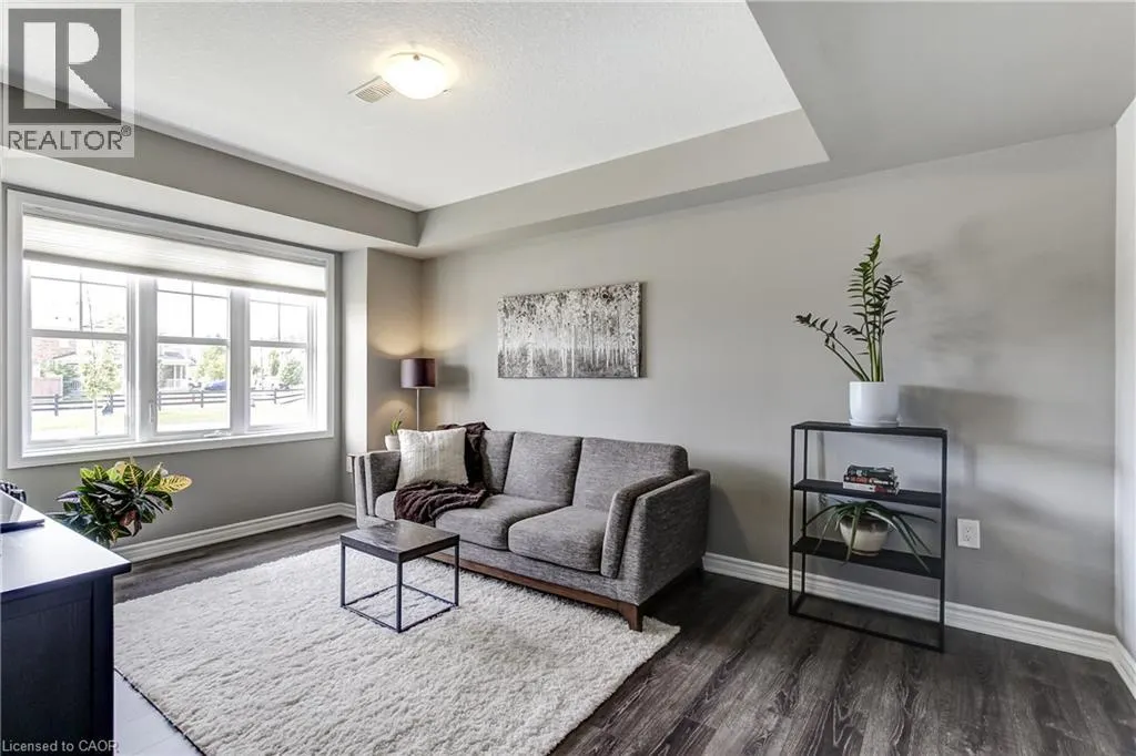 230 AVONSYDE Boulevard Unit# 3 #3