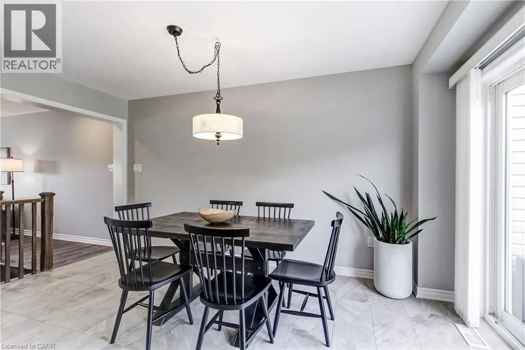 230 AVONSYDE Boulevard Unit# 3 #3