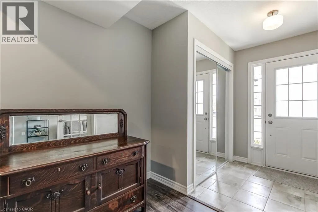 230 AVONSYDE Boulevard Unit# 3 #3