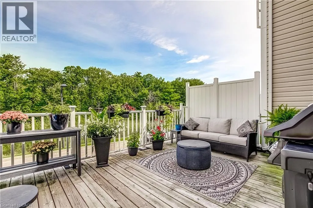 230 AVONSYDE Boulevard Unit# 3 #3