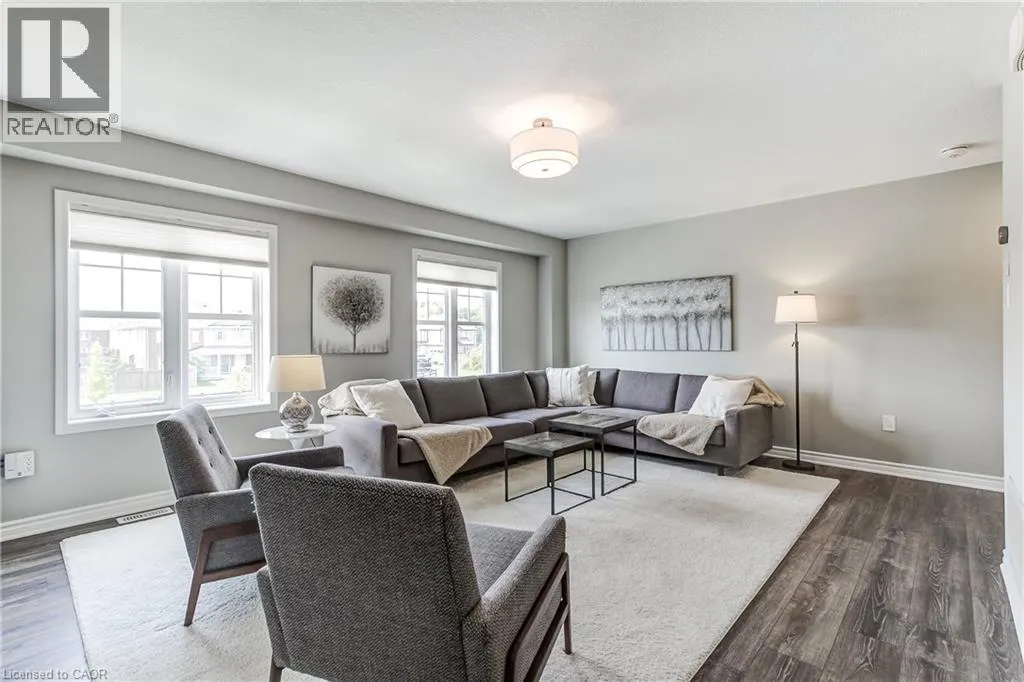 230 AVONSYDE Boulevard Unit# 3 #3