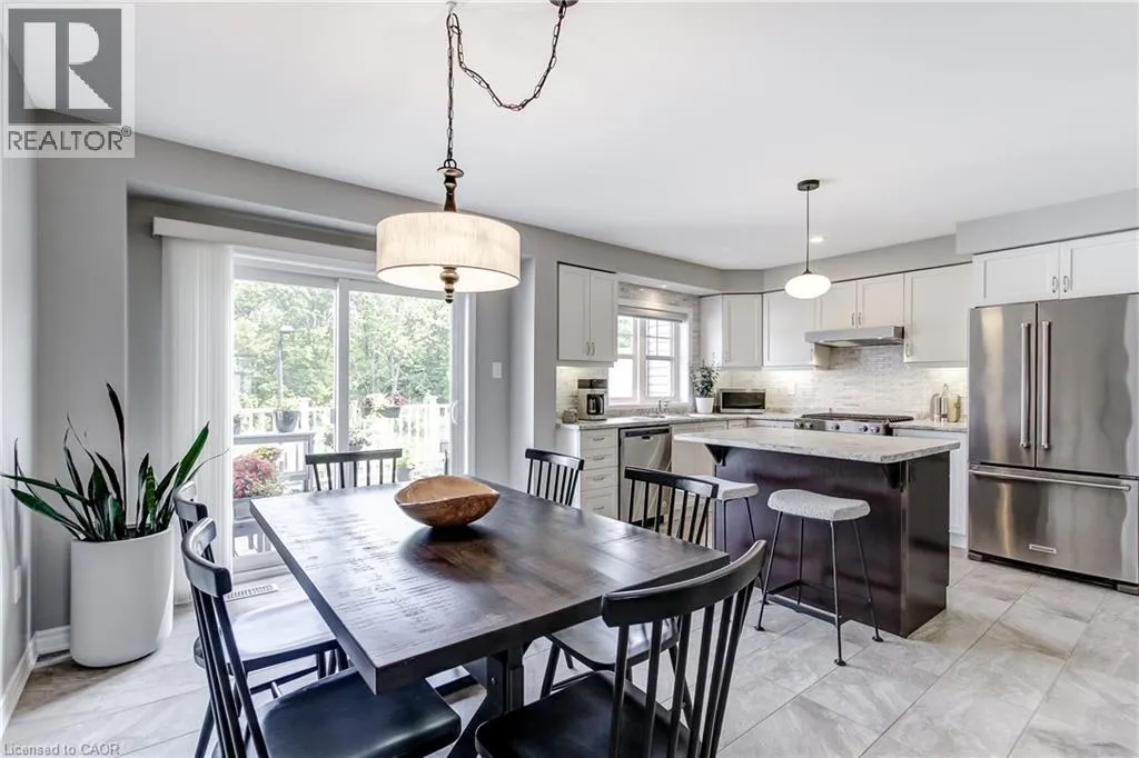 230 AVONSYDE Boulevard Unit# 3 #3