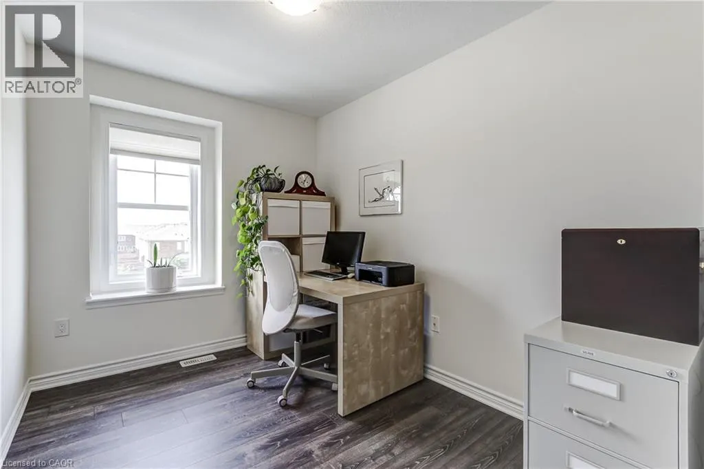 230 AVONSYDE Boulevard Unit# 3 #3