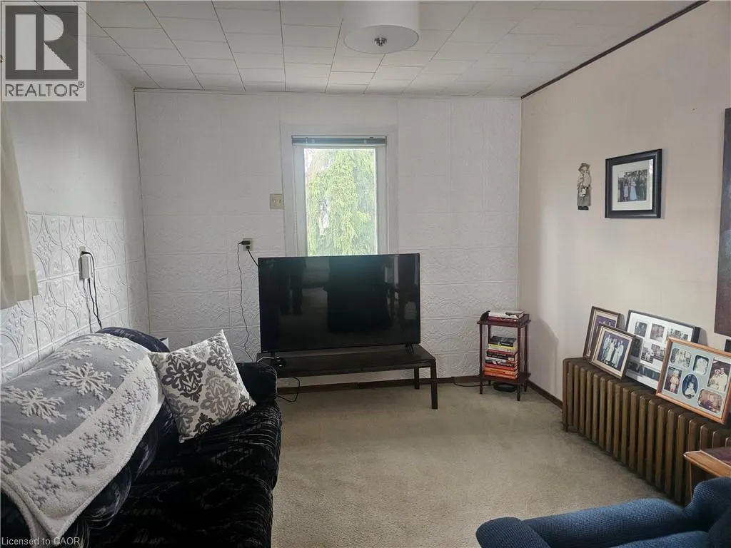 2340 WILSON Street W