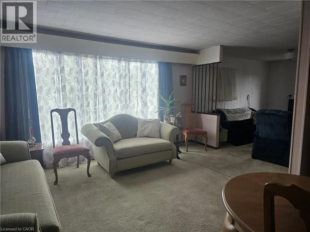 2340 WILSON Street W