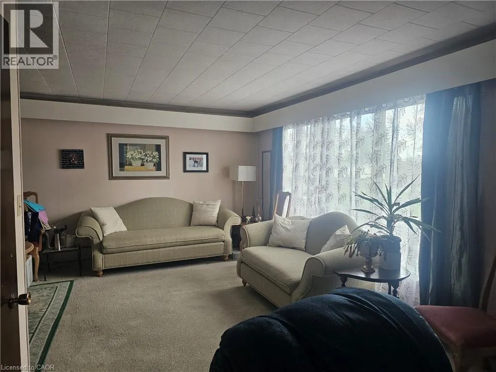 2340 WILSON Street W