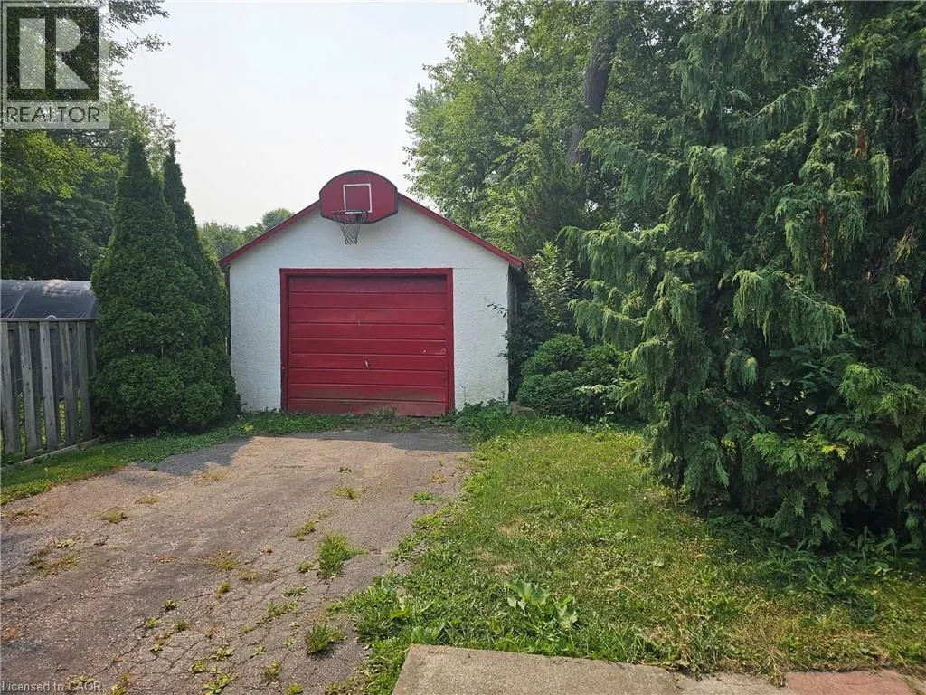 2340 WILSON Street W