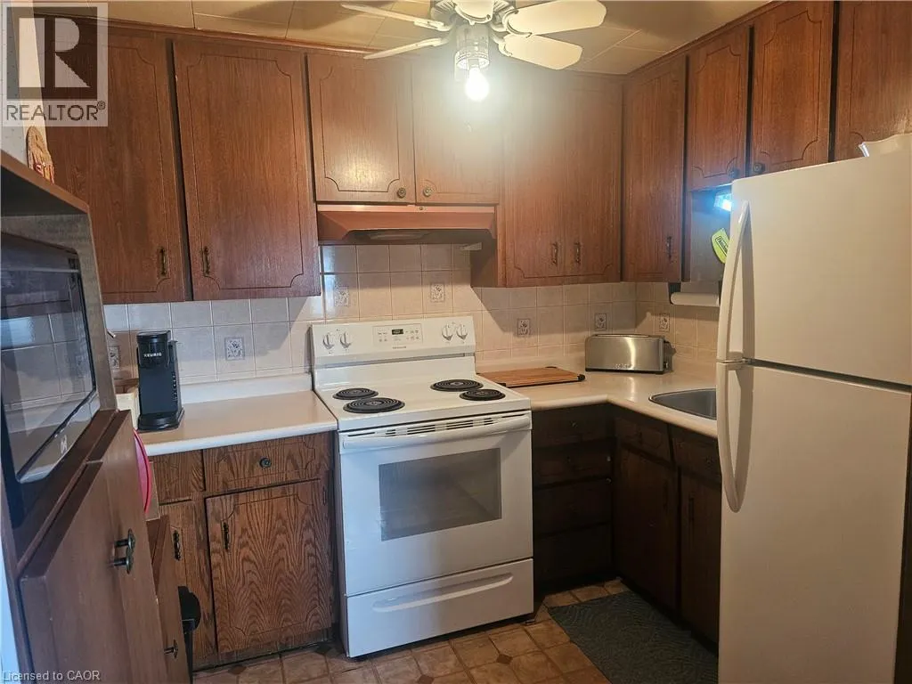 2340 WILSON Street W