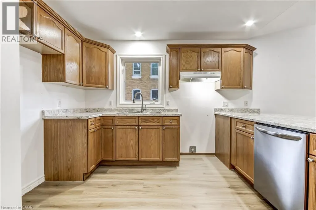 177 CHURCH Street W