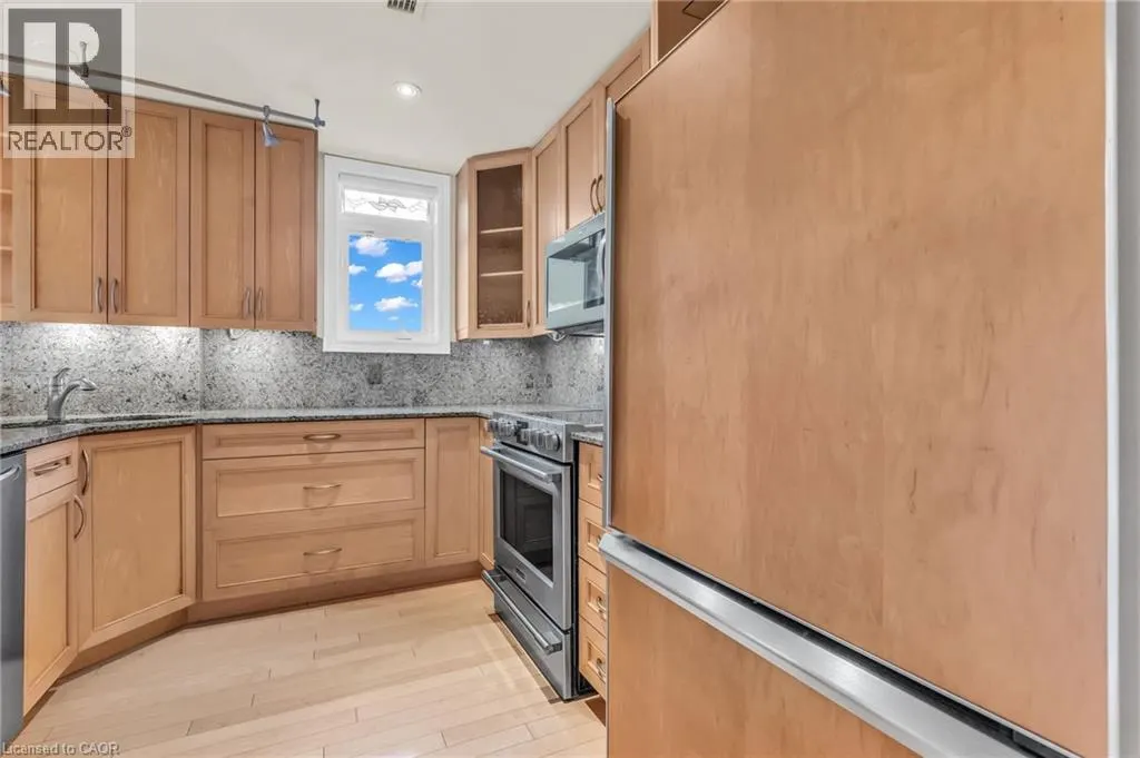 10 BAY Street E Unit# 307 #307