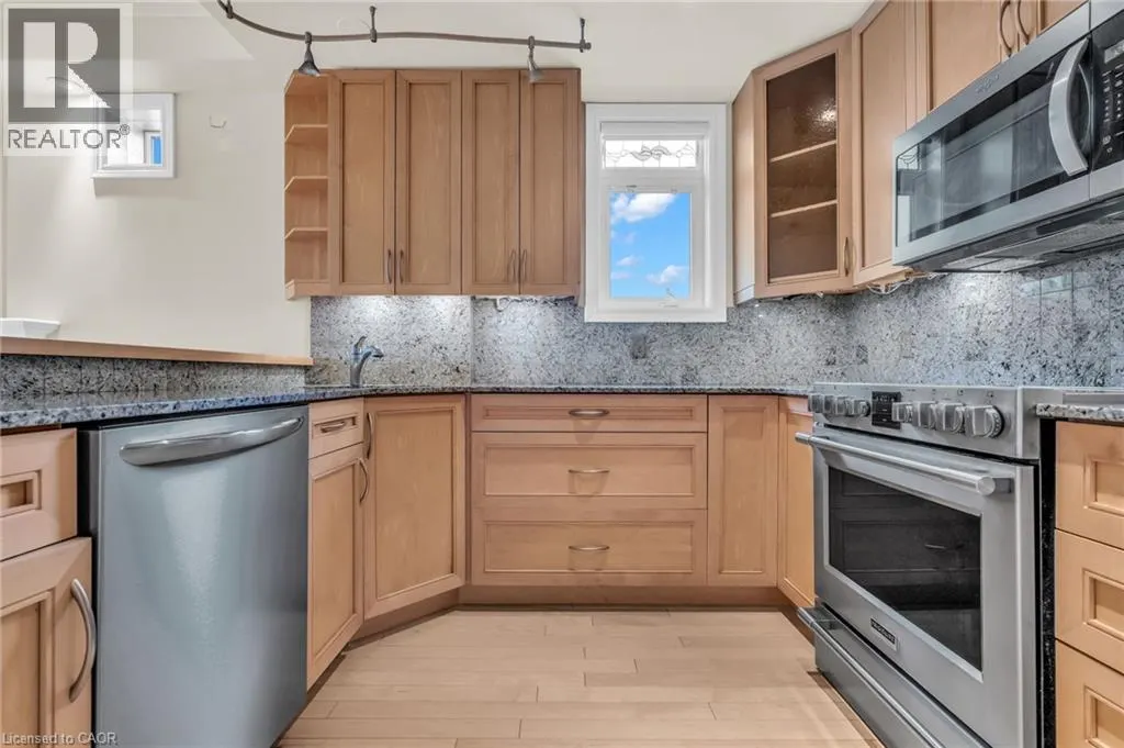10 BAY Street E Unit# 307 #307