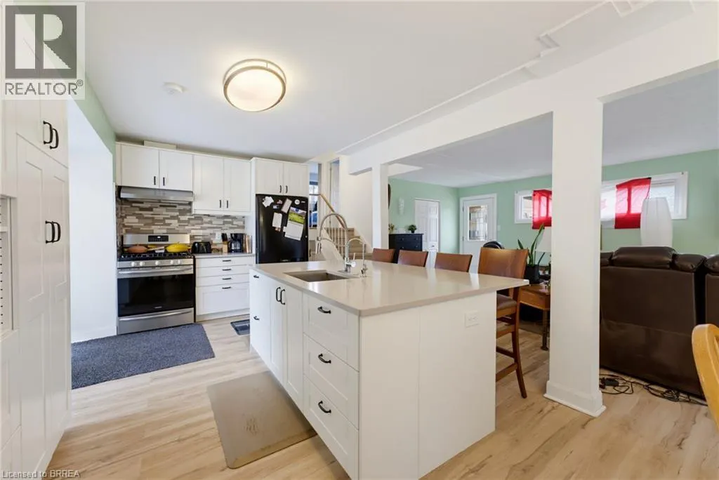 11 REDWOOD Road