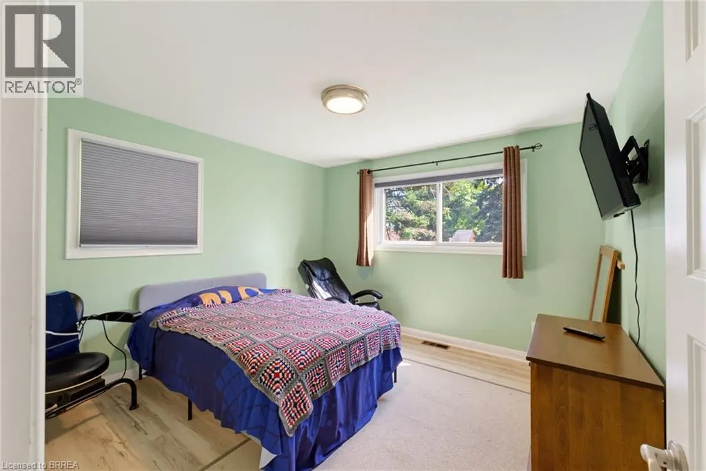 11 REDWOOD Road