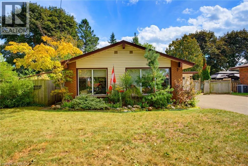 11 REDWOOD Road