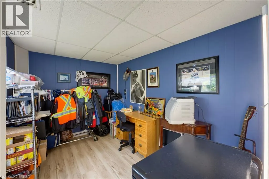 11 REDWOOD Road