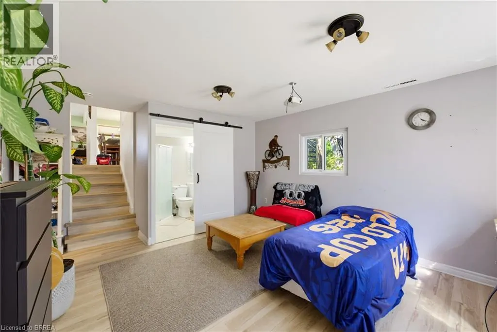 11 REDWOOD Road