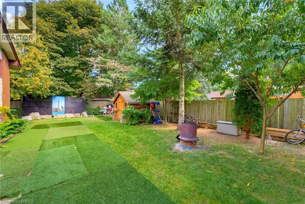 11 REDWOOD Road