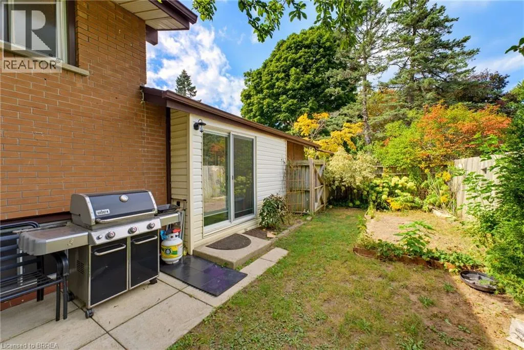 11 REDWOOD Road