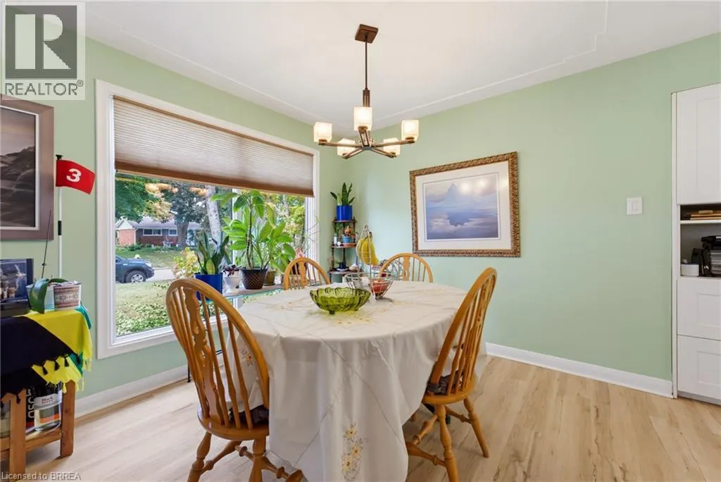 11 REDWOOD Road