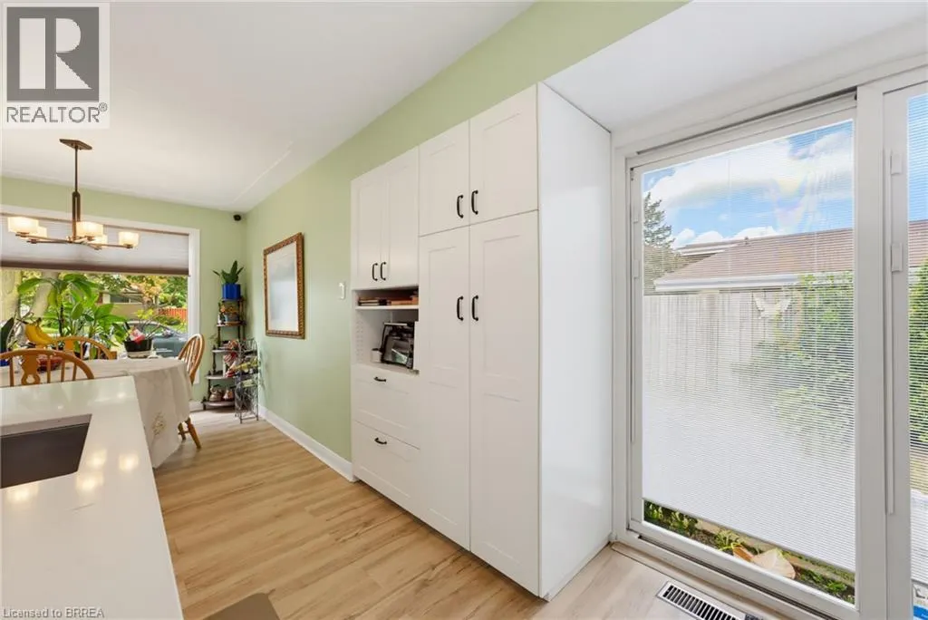 11 REDWOOD Road