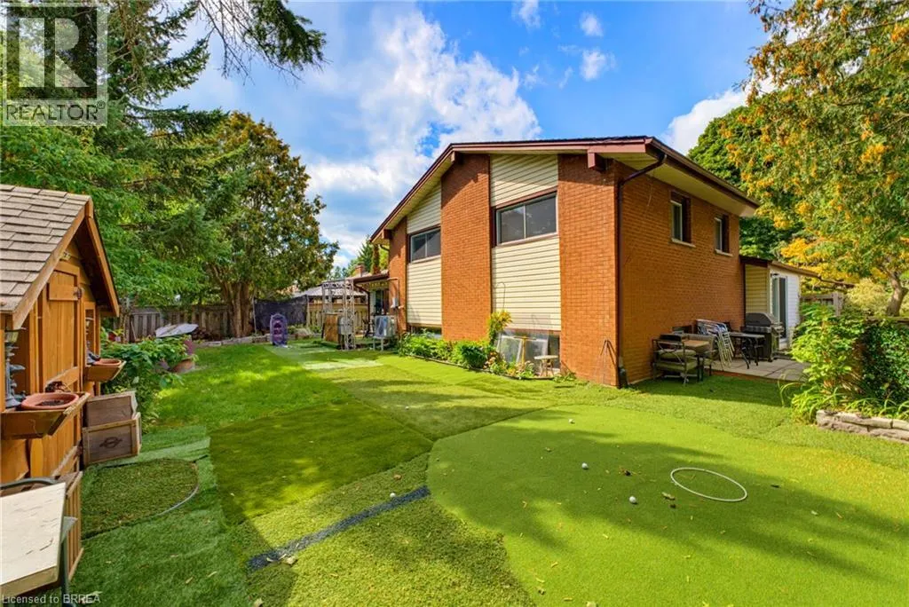 11 REDWOOD Road