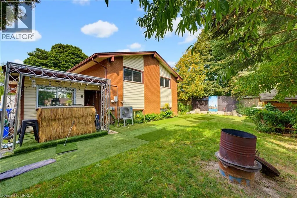11 REDWOOD Road