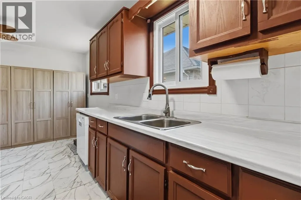 47 ABELES Avenue