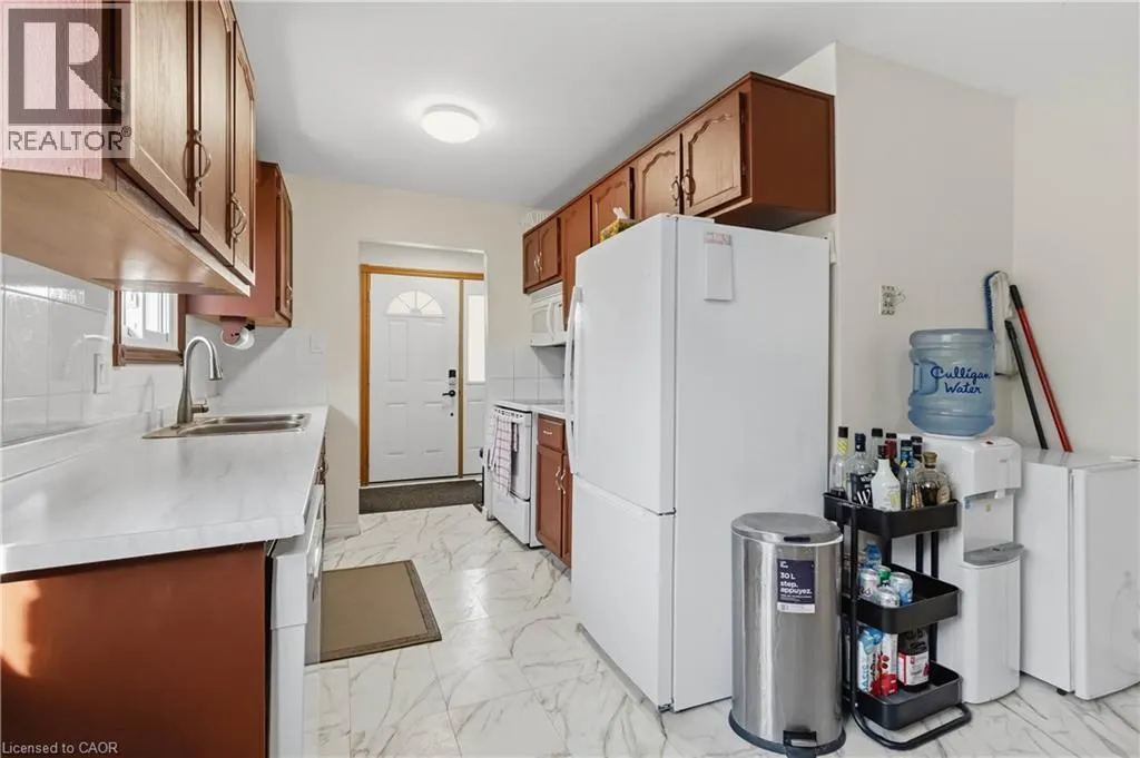 47 ABELES Avenue