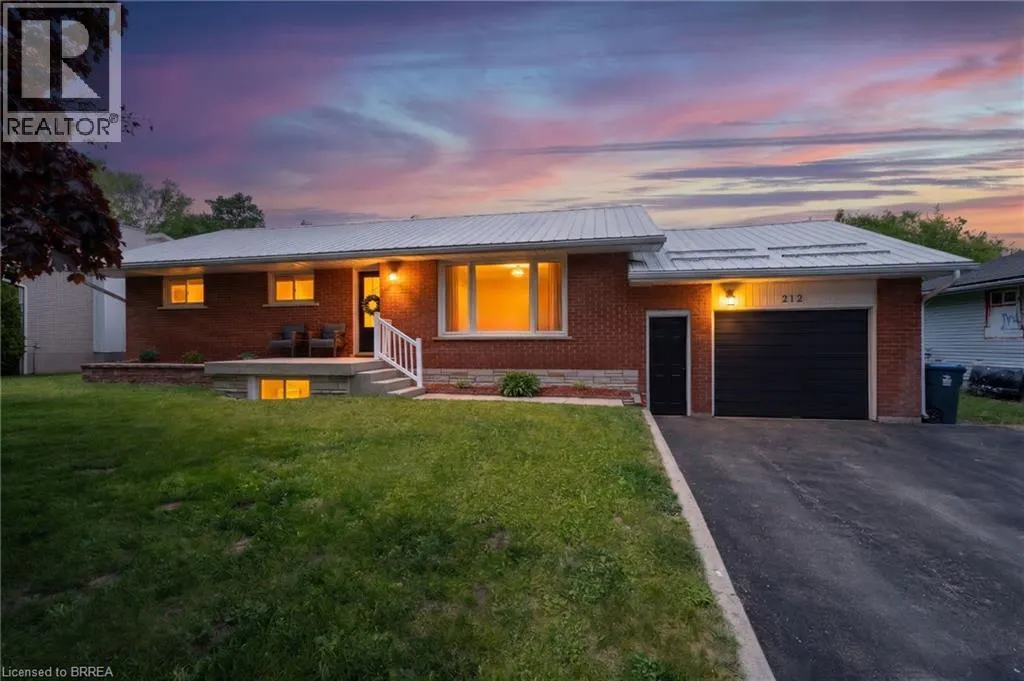 212 HAMILTON Drive