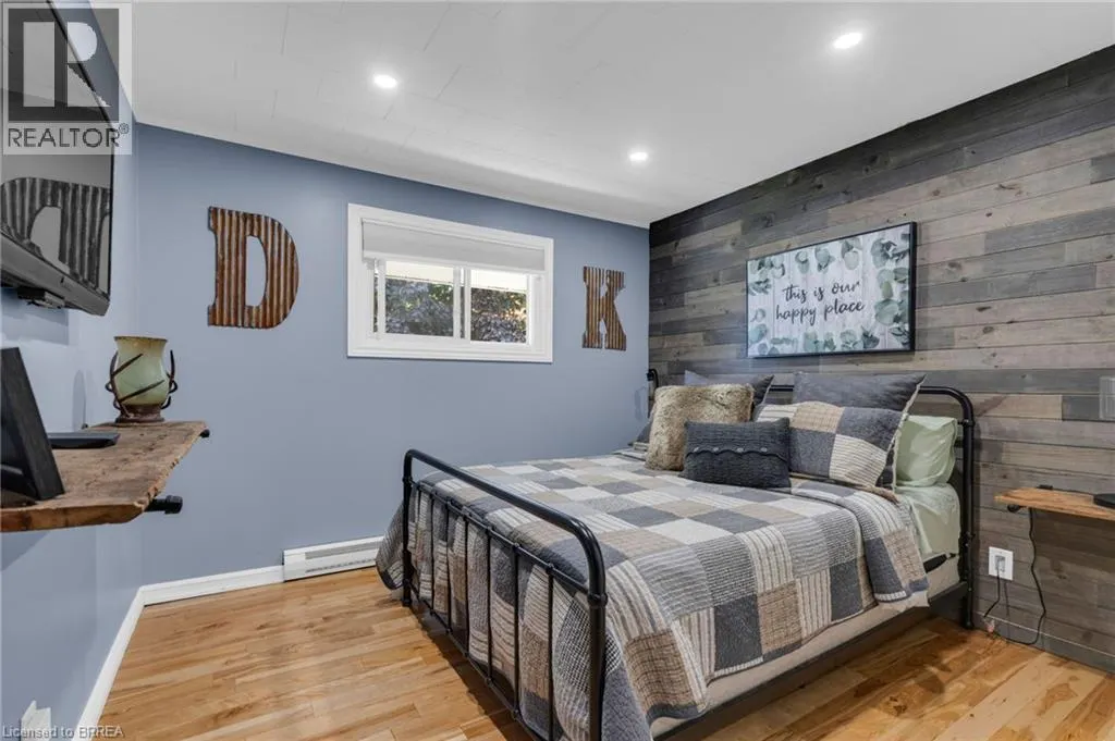 212 HAMILTON Drive