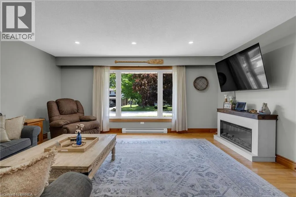 212 HAMILTON Drive